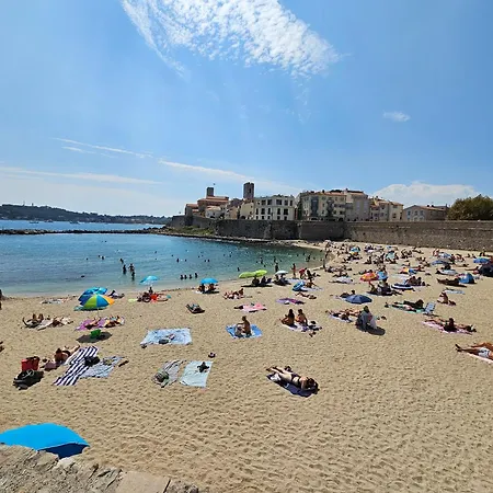 Face Port Vauban - En Plein Coeur Du Vieil Antibes