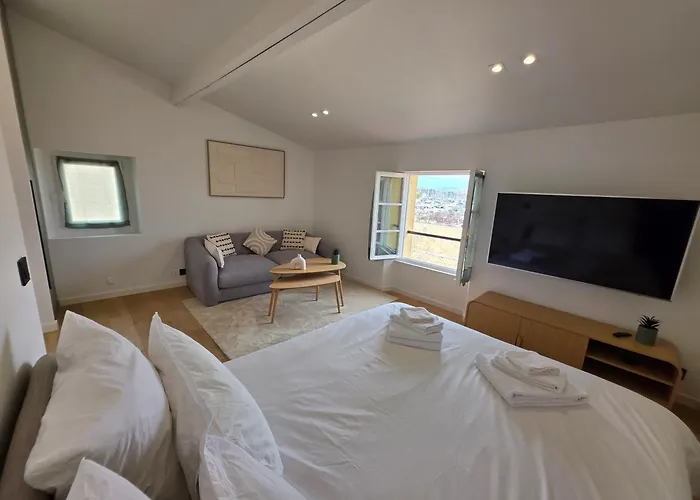 Face Port Vauban - Au Coeur Du Vieil * 昂蒂布